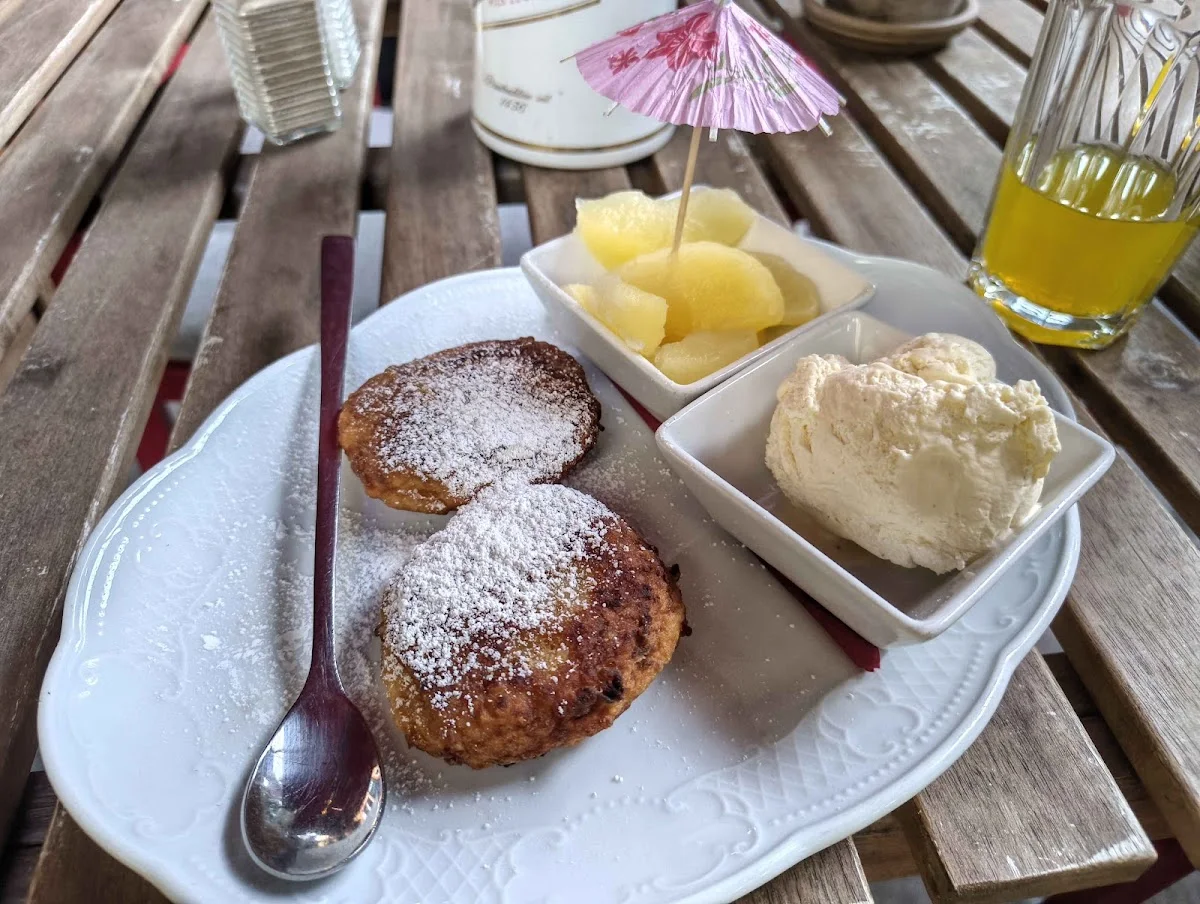 Volkskammer – Restaurant in Berlin