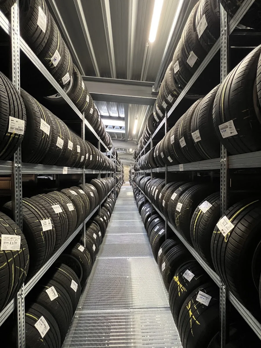 Reifen Busch GmbH & Co.KG – Innenansichten in Bad Homburg vor der Höhe, Hessen