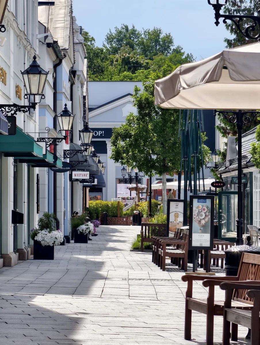 Designer Outlet Berlin – Bekleidungsgeschäft in Wustermark, Brandenburg
