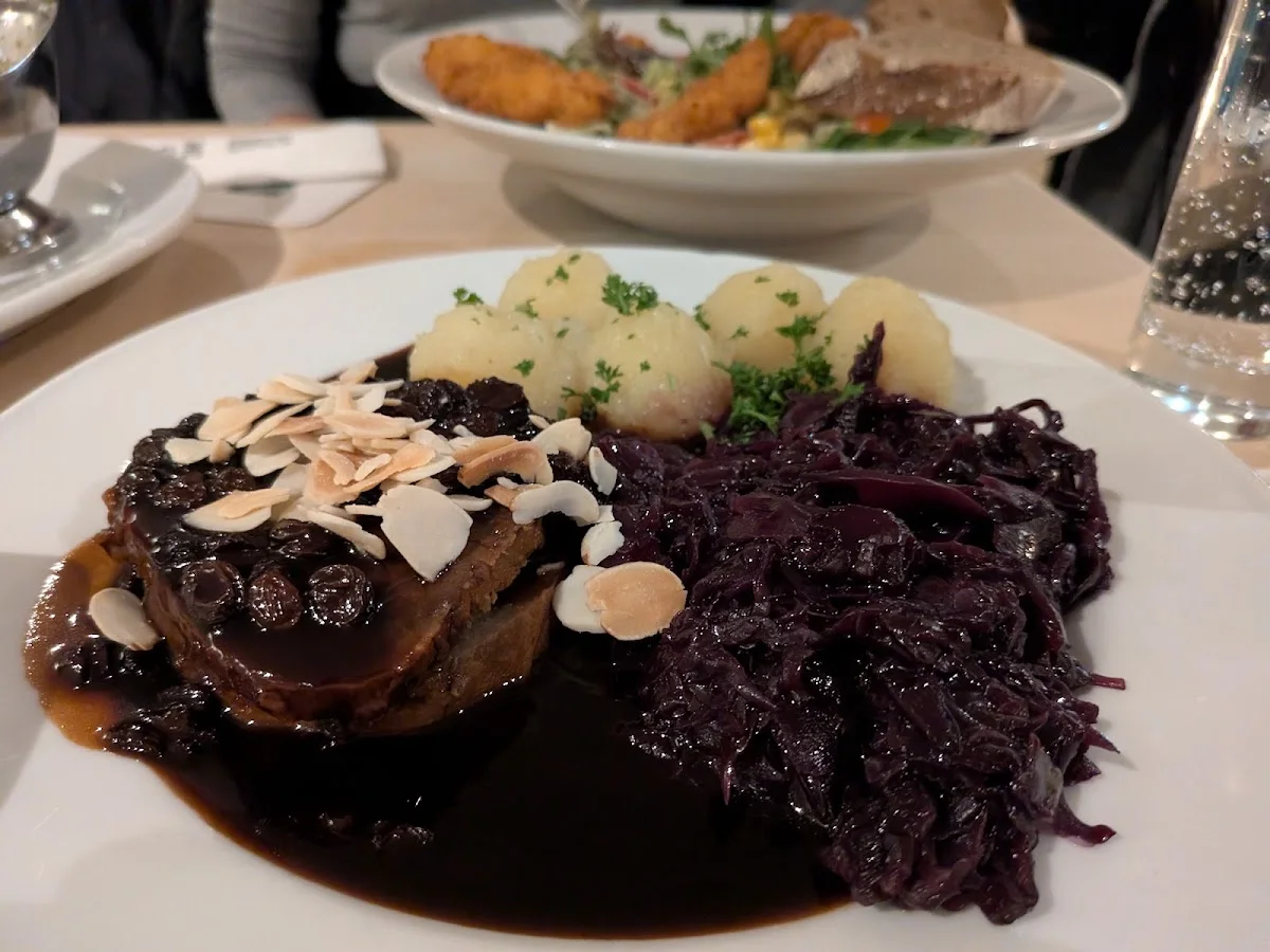 Gilden im Zims “Heimat kölscher Helden” – Sauerbraten in Köln, Nordrhein-Westfalen