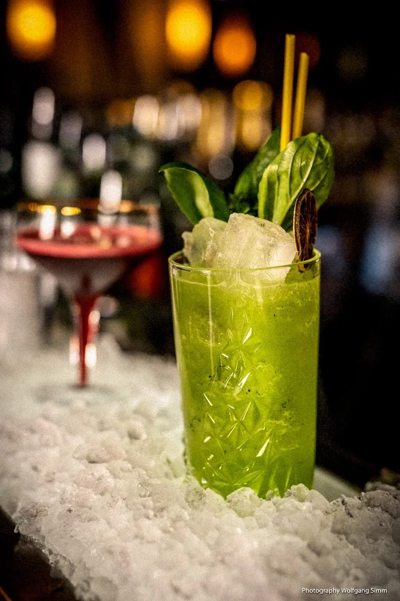 Schwarz Weiß Bar – Essen und Trinken in Stuttgart, Baden-Württemberg