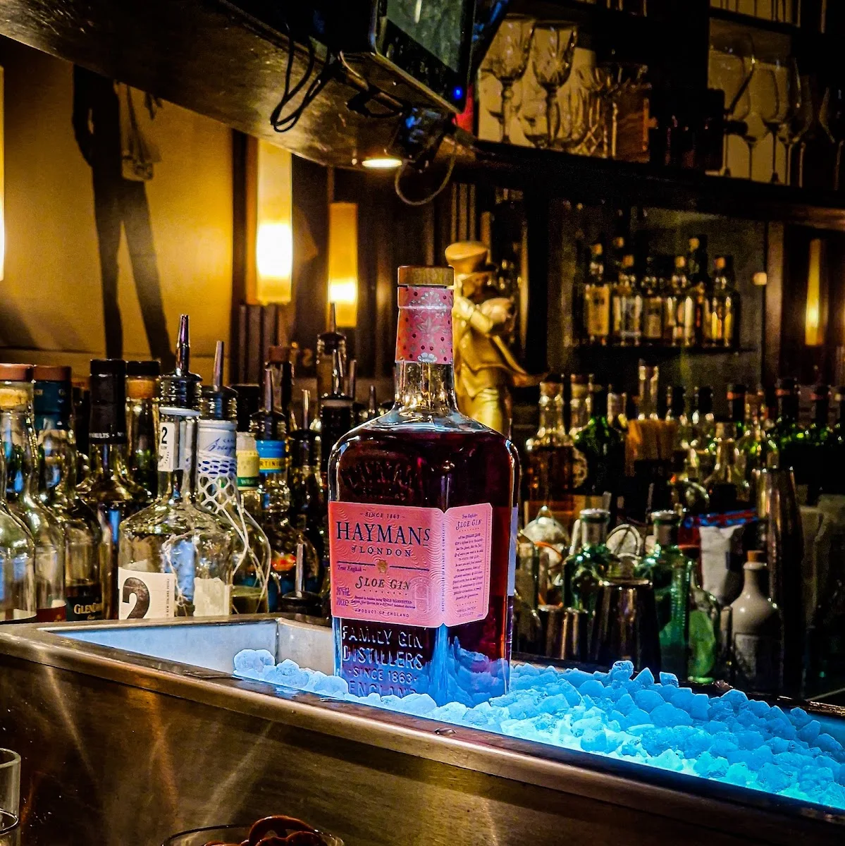 Schwarz Weiß Bar – Atmosphäre in Stuttgart, Baden-Württemberg