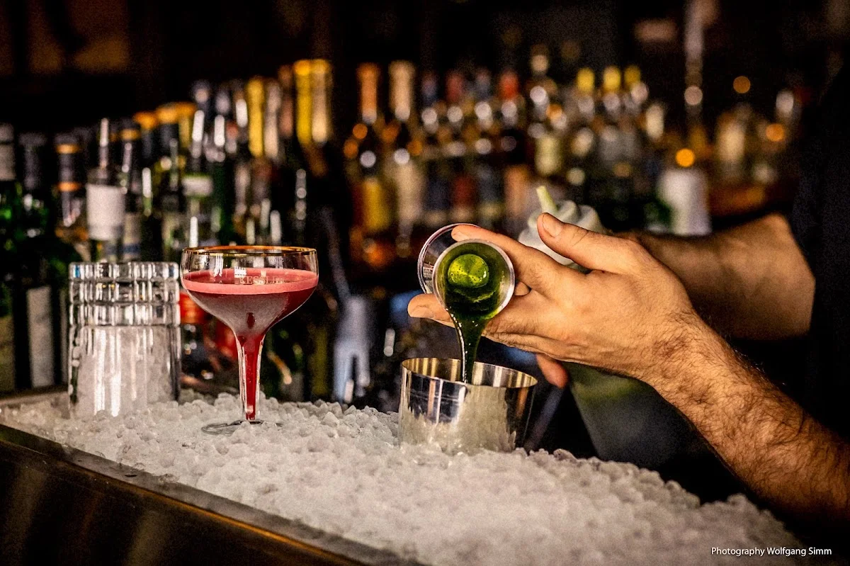 Schwarz Weiß Bar – Vom Inhaber in Stuttgart, Baden-Württemberg