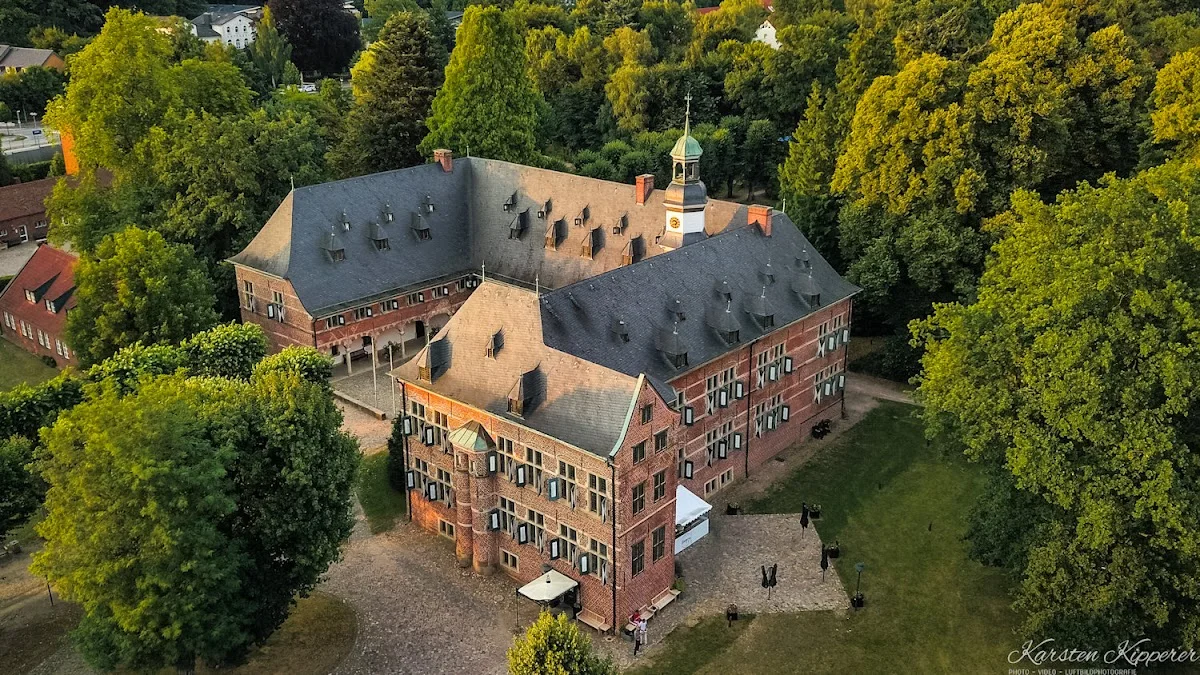 Schloss Reinbek – Vom Inhaber in Reinbek, Schleswig-Holstein