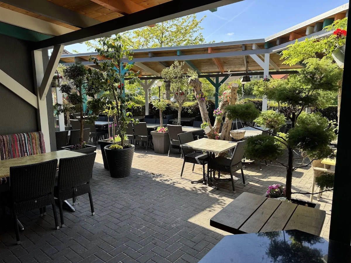 Restaurant Mediterran – Vom Inhaber in Rellingen, Schleswig-Holstein