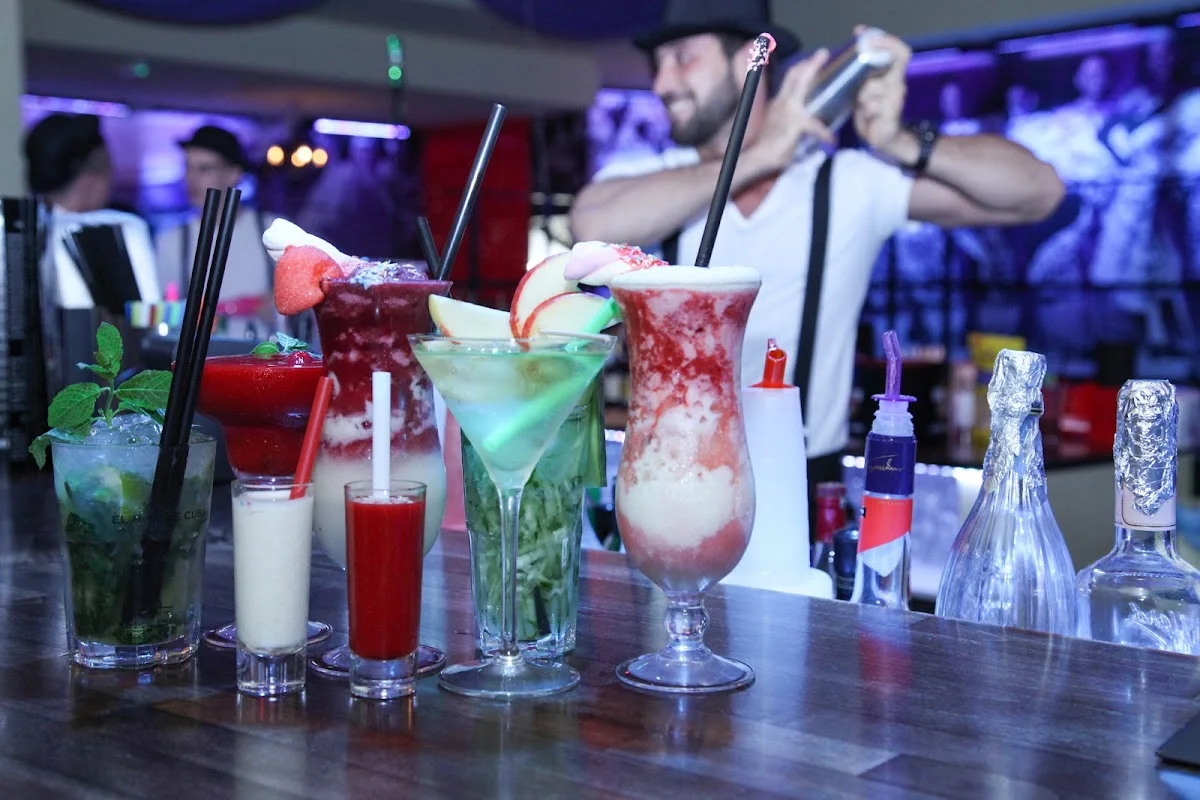Knutschfleck Berlin Variete Show Restaurant und Party Bar – Essen und Trinken in Berlin