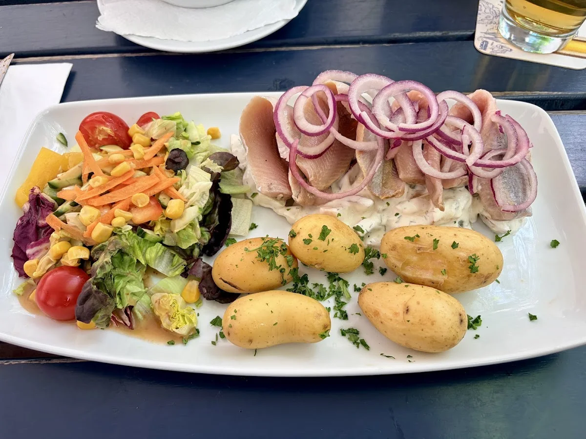 Rheinischer Hafen – Essen und Trinken in Hamburg