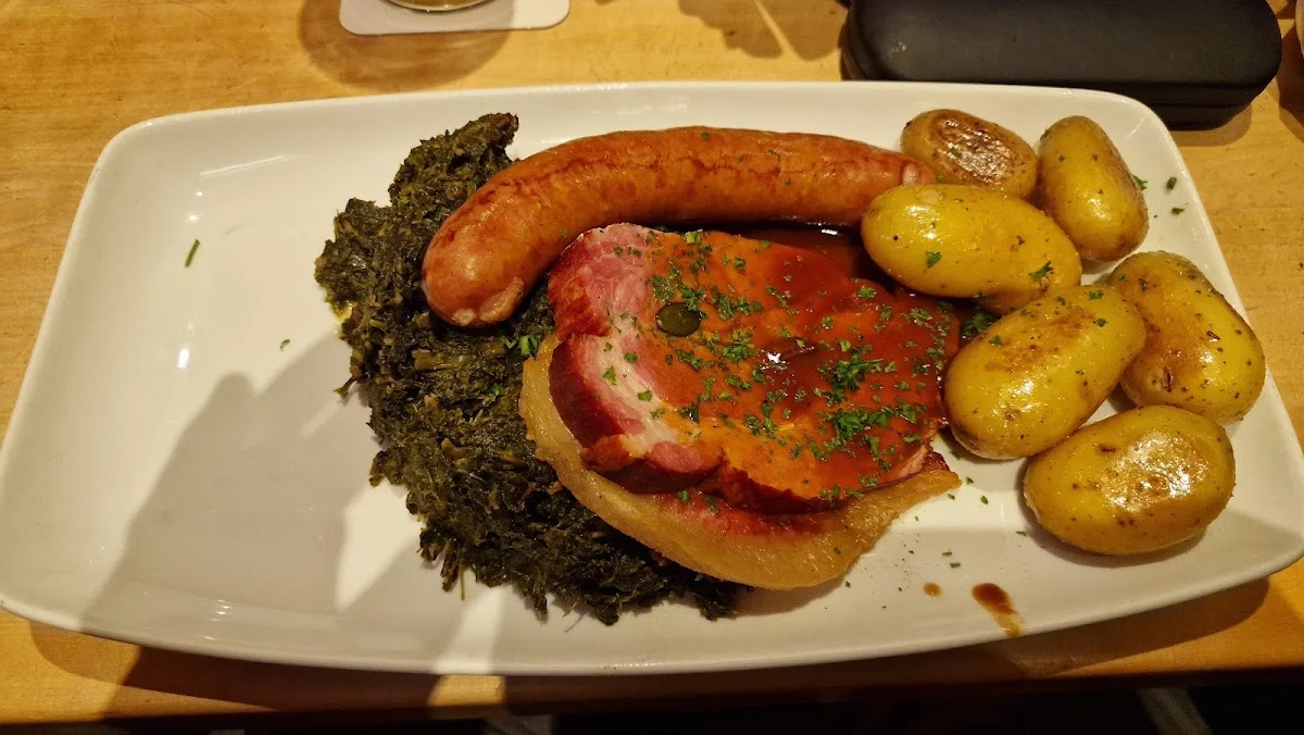 Rheinischer Hafen – Bregenwurst in Hamburg
