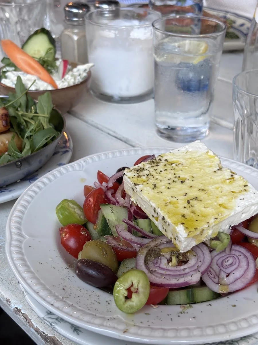 Taverna Melina - Aegina GmbH – Griechischer Salat in München, Bayern