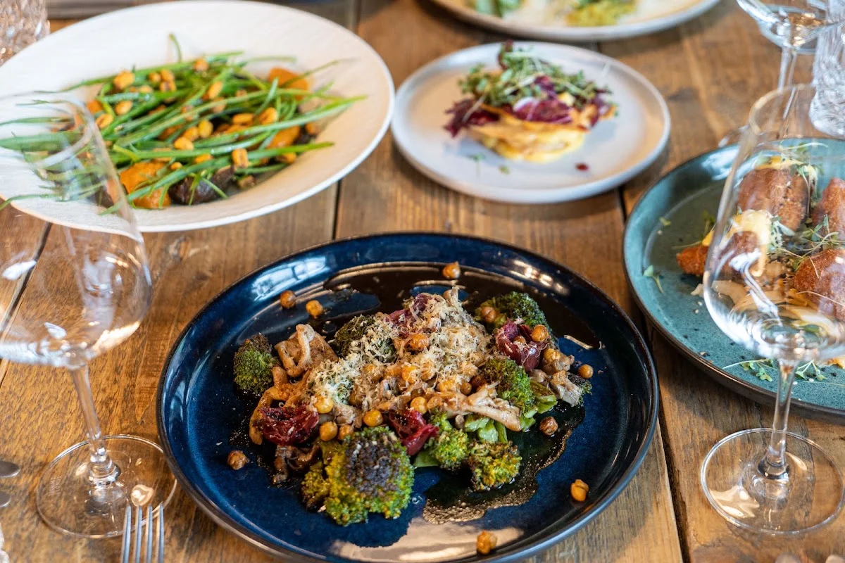Hobenköök Restaurant & Markthalle – Essen und Trinken in Hamburg