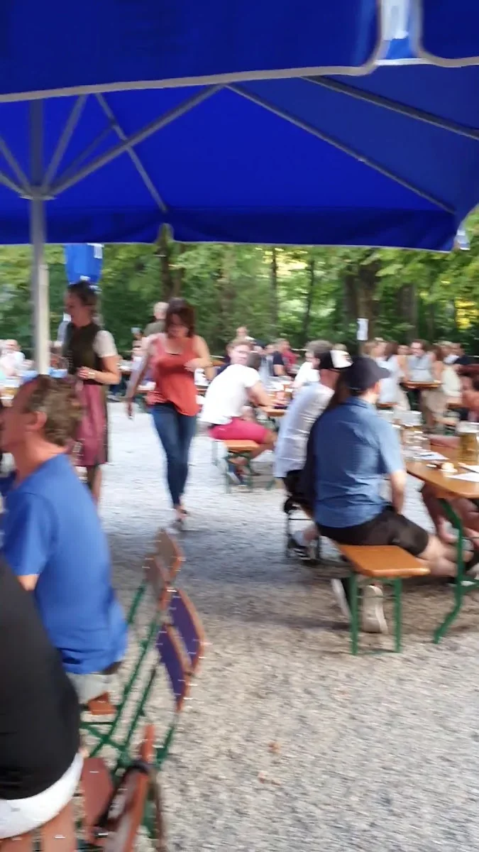 Wirtshaus am Bavariapark – Atmosphäre in München, Bayern