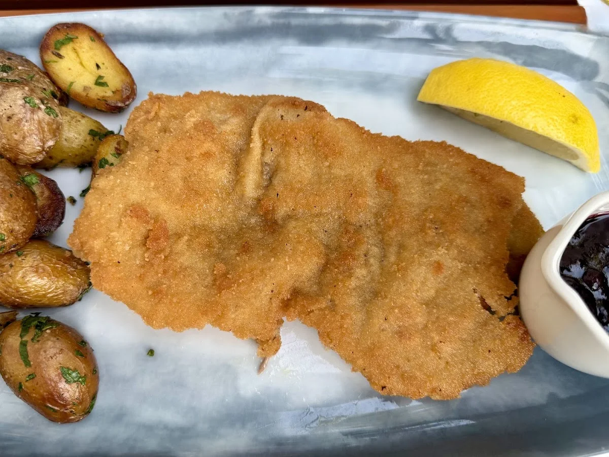 Wirtshaus am Bavariapark – Schnitzel in München, Bayern