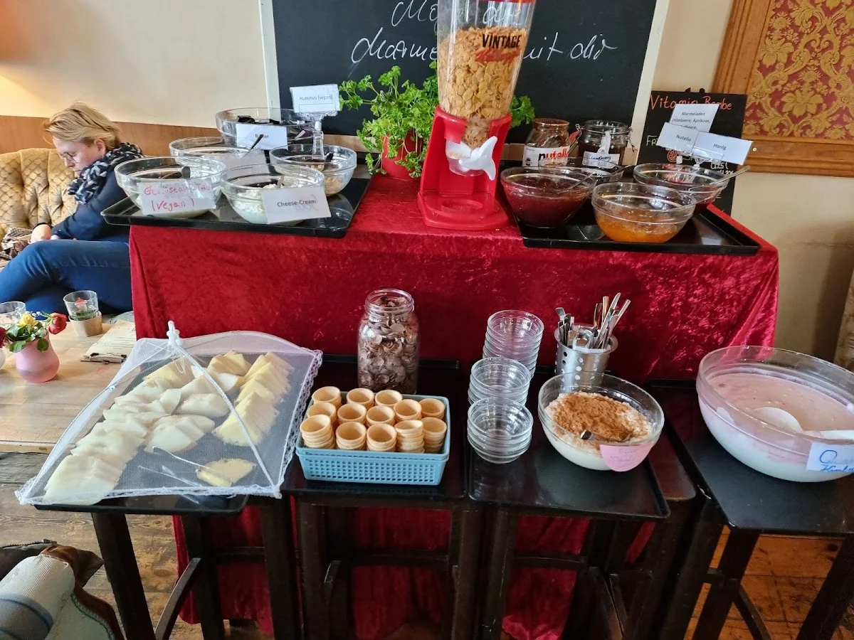 Café MAY – Essen und Trinken in Hamburg