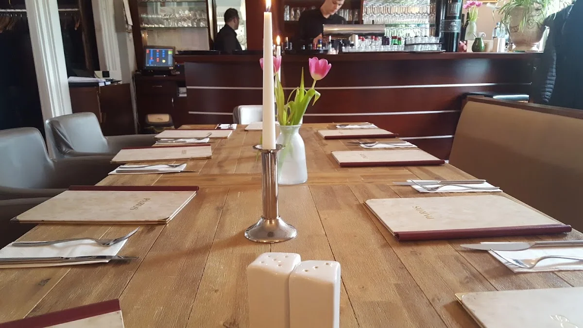 Paros Restaurant – Atmosphäre in Stuttgart Weilimdorf, Baden-Württemberg
