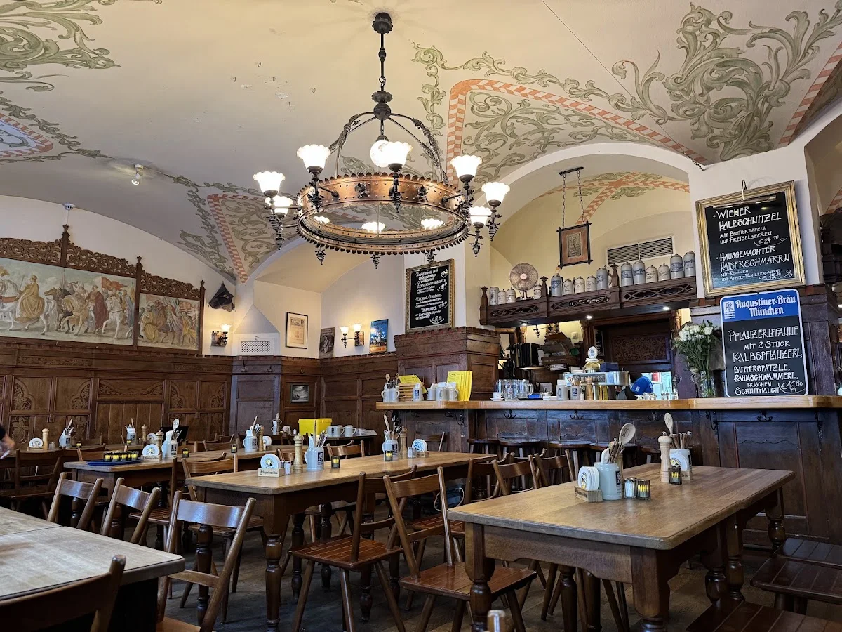 Tattenbach Wirtshaus & Stüberl – Atmosphäre in München, Bayern