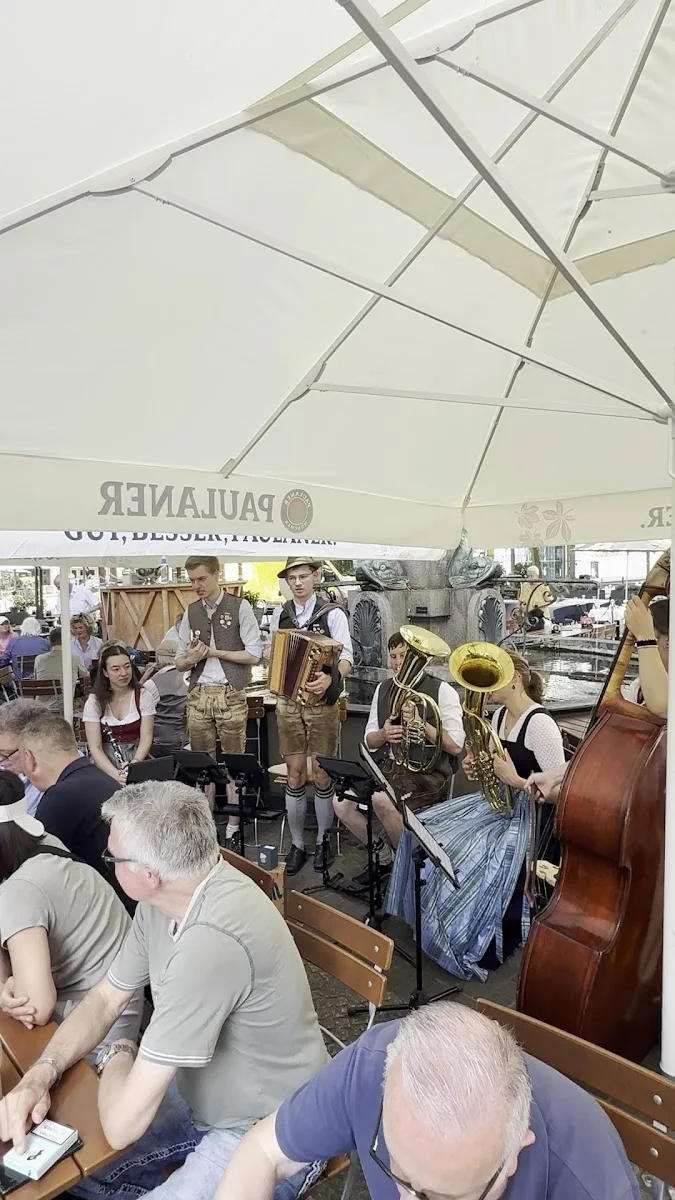 Paulaner am alten Postplatz – Atmosphäre in Stuttgart, Baden-Württemberg