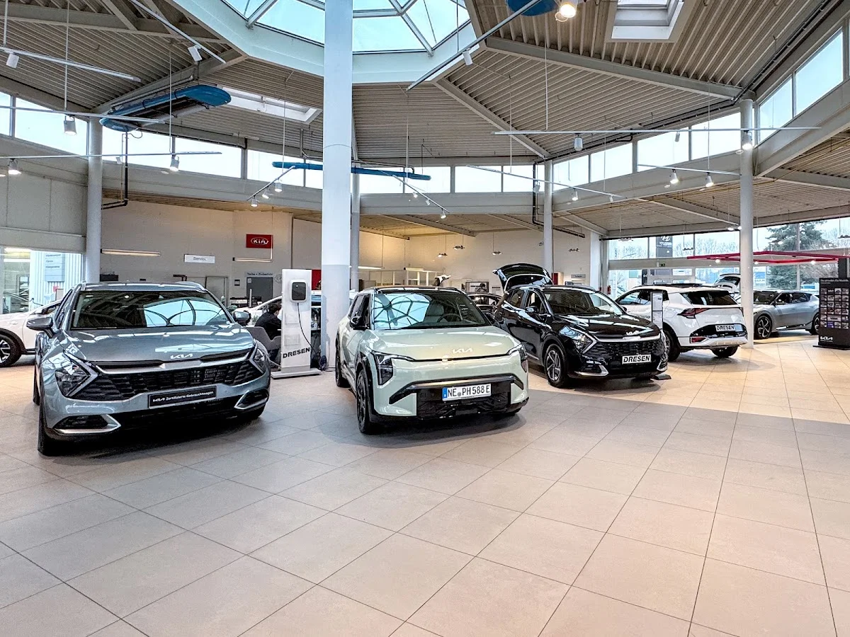 Autocenter Dresen GmbH – Innenansichten in Neuss, Nordrhein-Westfalen