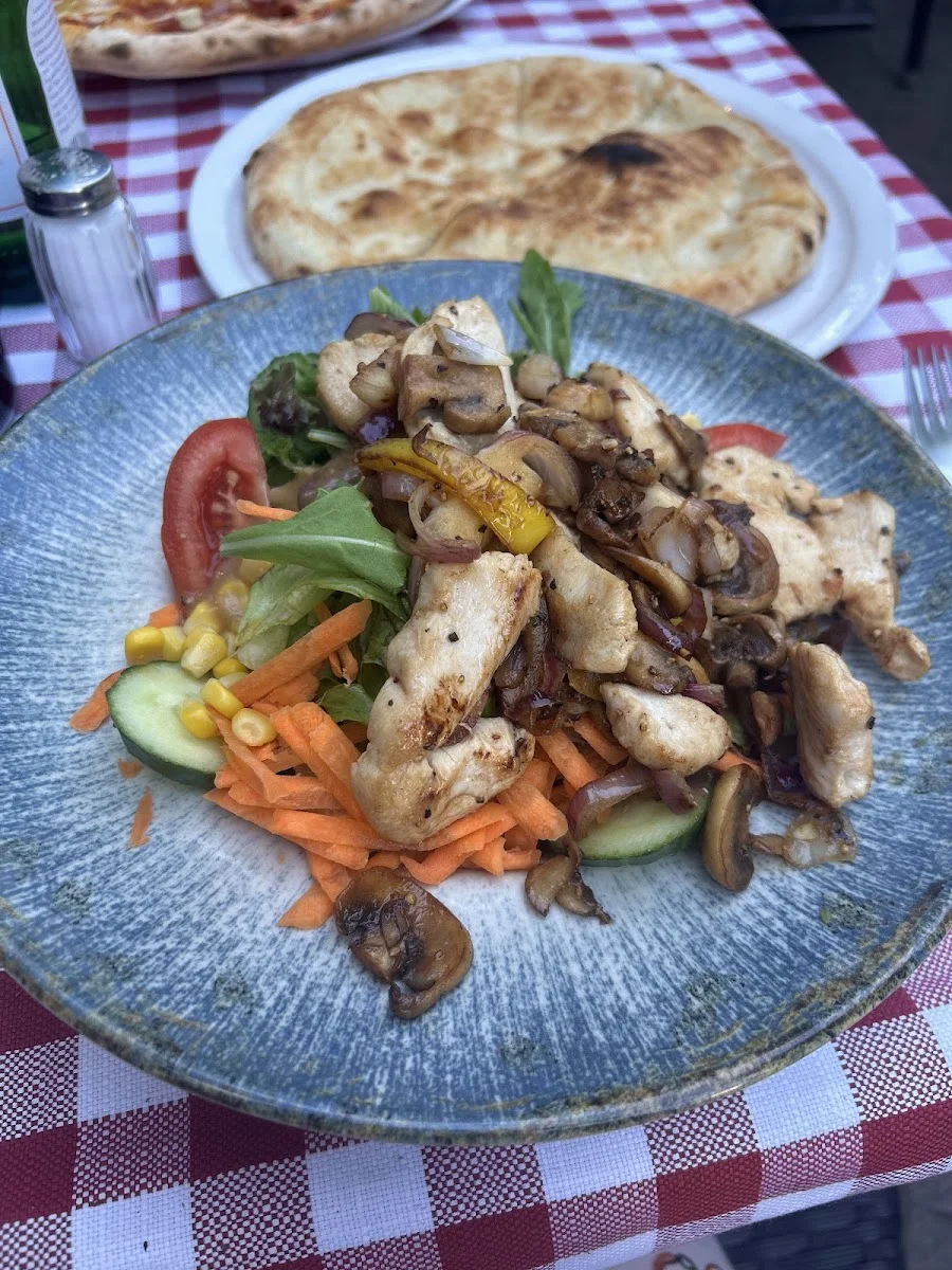 Trattoria Amici Westend – Essen und Trinken in Frankfurt am Main, Hessen