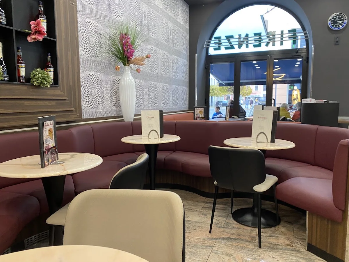 Eiscafé Firenze – Atmosphäre in Amberg, Bayern