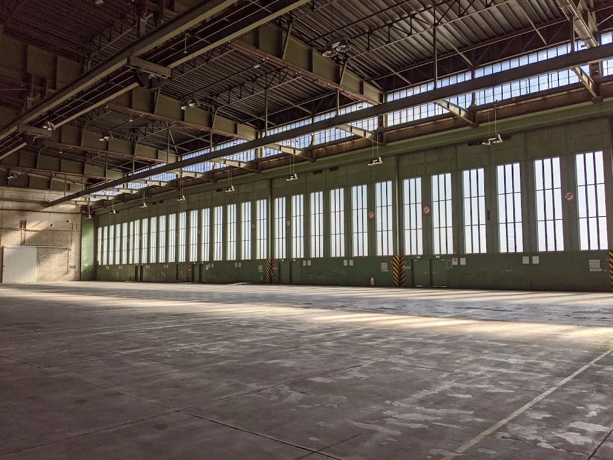 Flughafen Tempelhof – Tempelhof Hangar 5 in Berlin