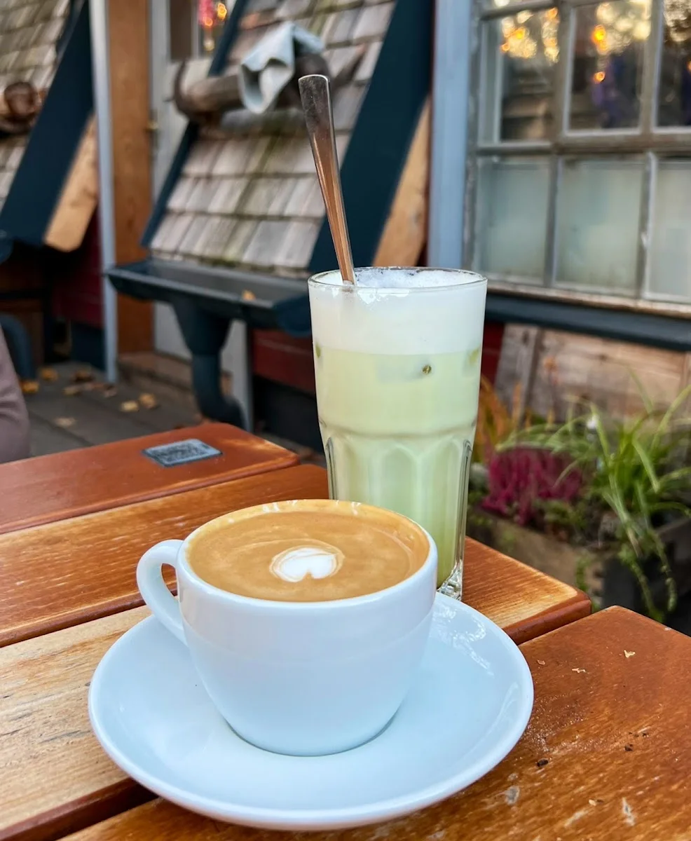 Gans Woanders – Cappuccino in München, Bayern