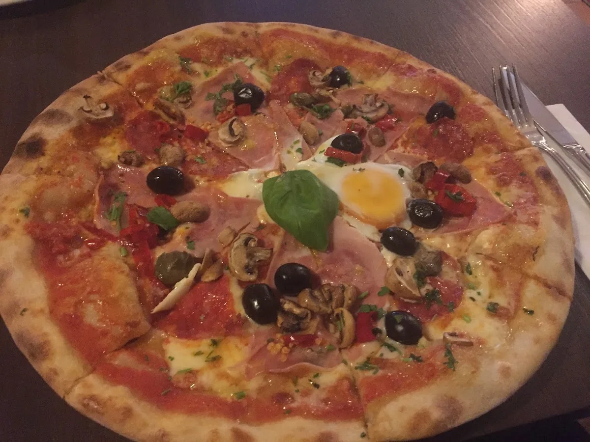 Golden Brown Restaurant • Café • Eventlocation – Pizza in Berlin