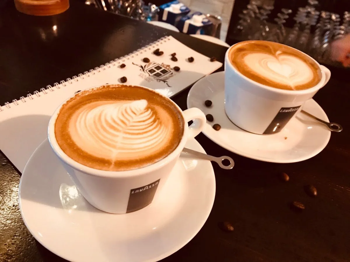 Golden Brown Restaurant • Café • Eventlocation – Cappuccino in Berlin
