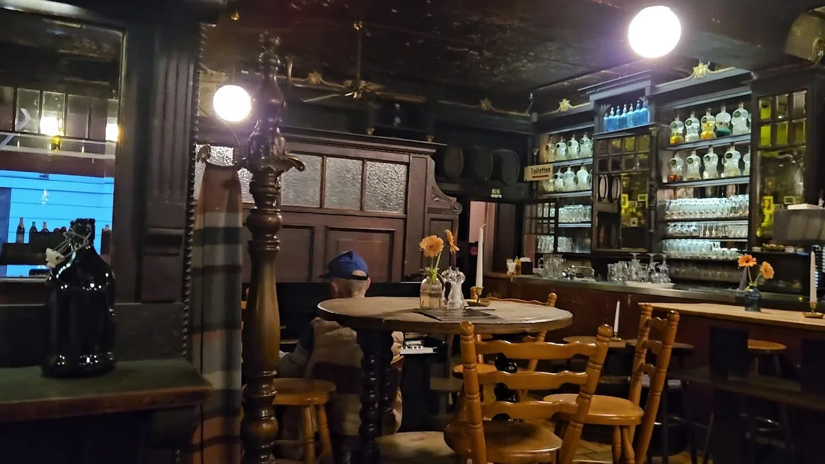 Wilhelm Hoeck 1892 – Restaurant in Berlin