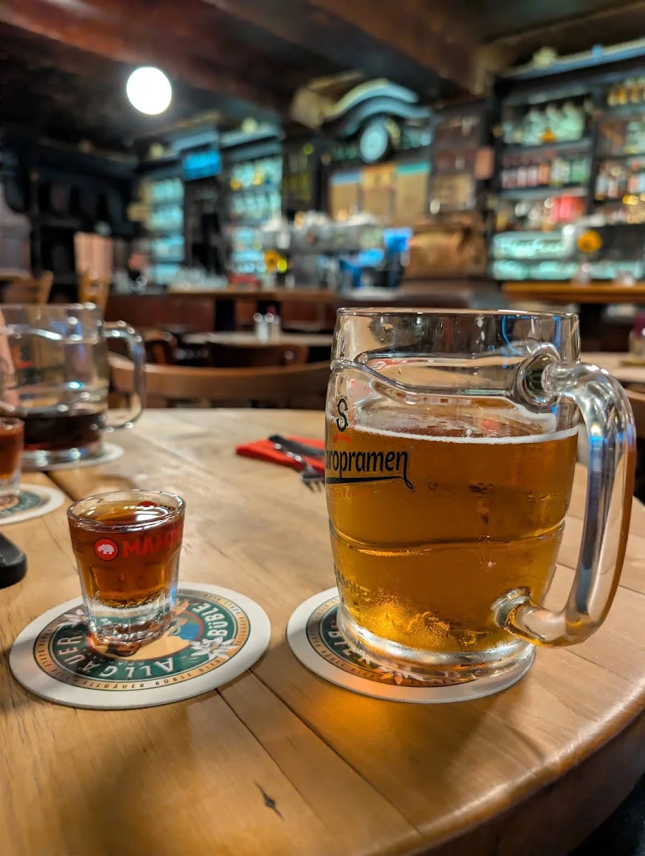 Wilhelm Hoeck 1892 – Essen und Trinken in Berlin