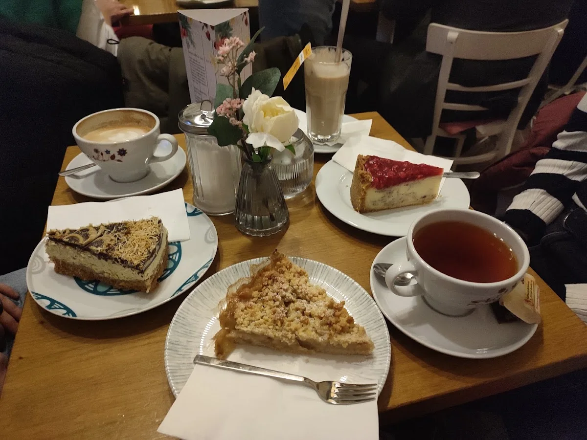 Roseli Café & Bar – Kaffeekuchen in Frankfurt am Main, Hessen