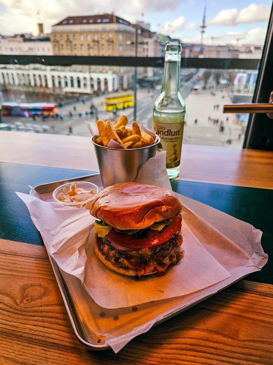 HOB's Hut of Burger – Cheeseburger in Hamburg