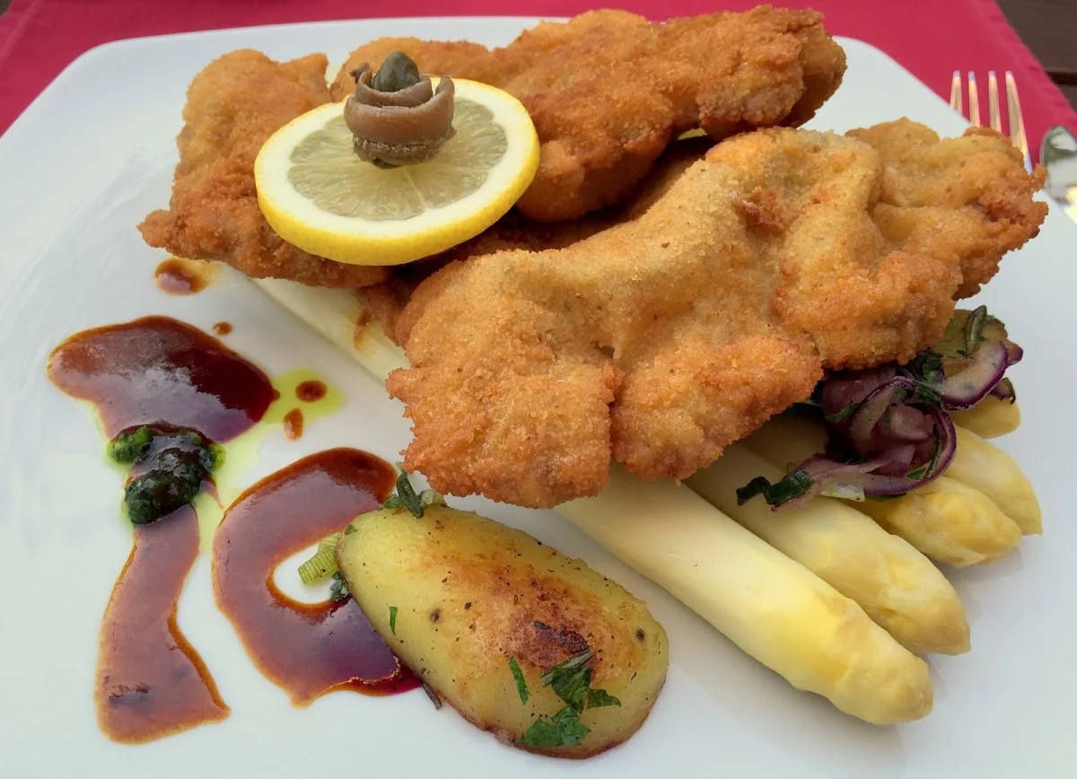 Deutsches Restaurant Ausspanne – Viyana Şinitzeli in Berlin