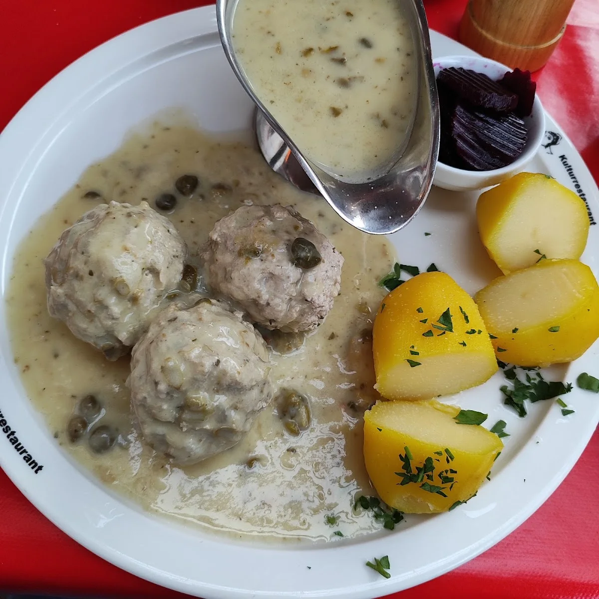Kulturrestaurant Dicke Paula – Königsberger Klopse in Berlin