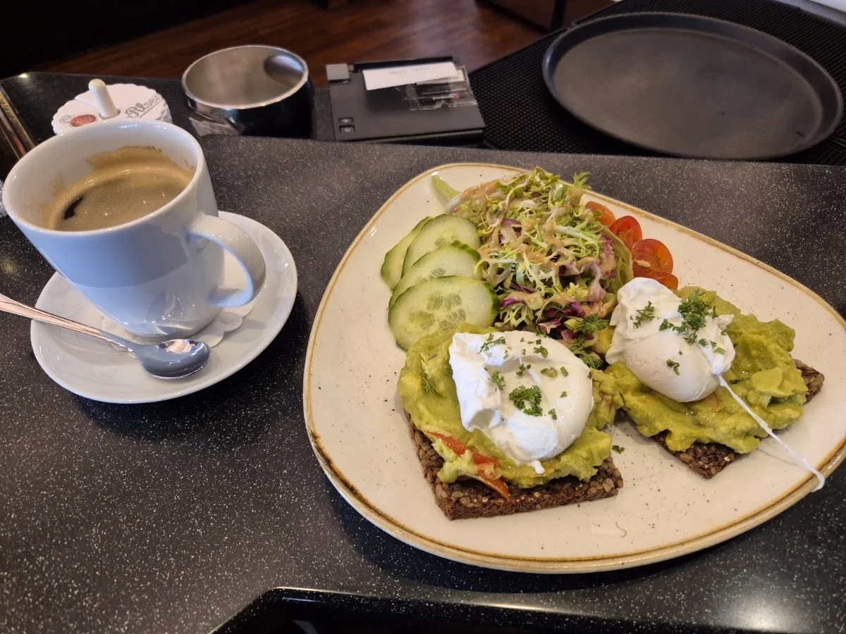 Wiener Conditorei Caffeehaus – Avocado-Toast in Berlin