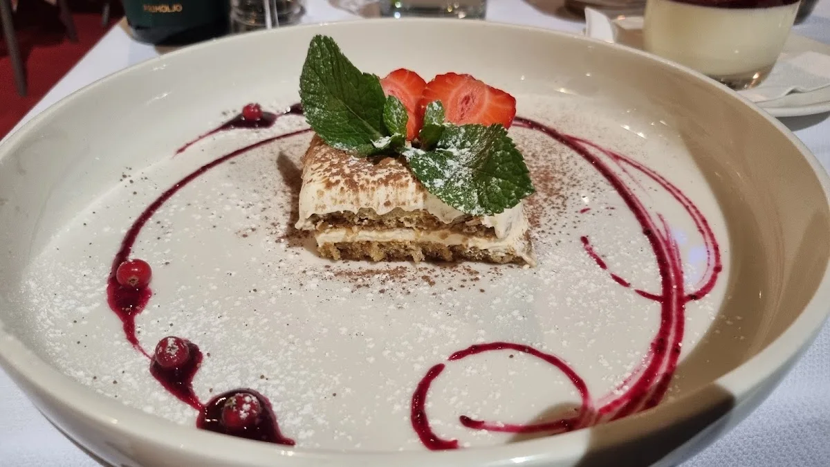 Santa Lucia | Ristorante Vineria – Tiramisu in Stuttgart, Baden-Württemberg