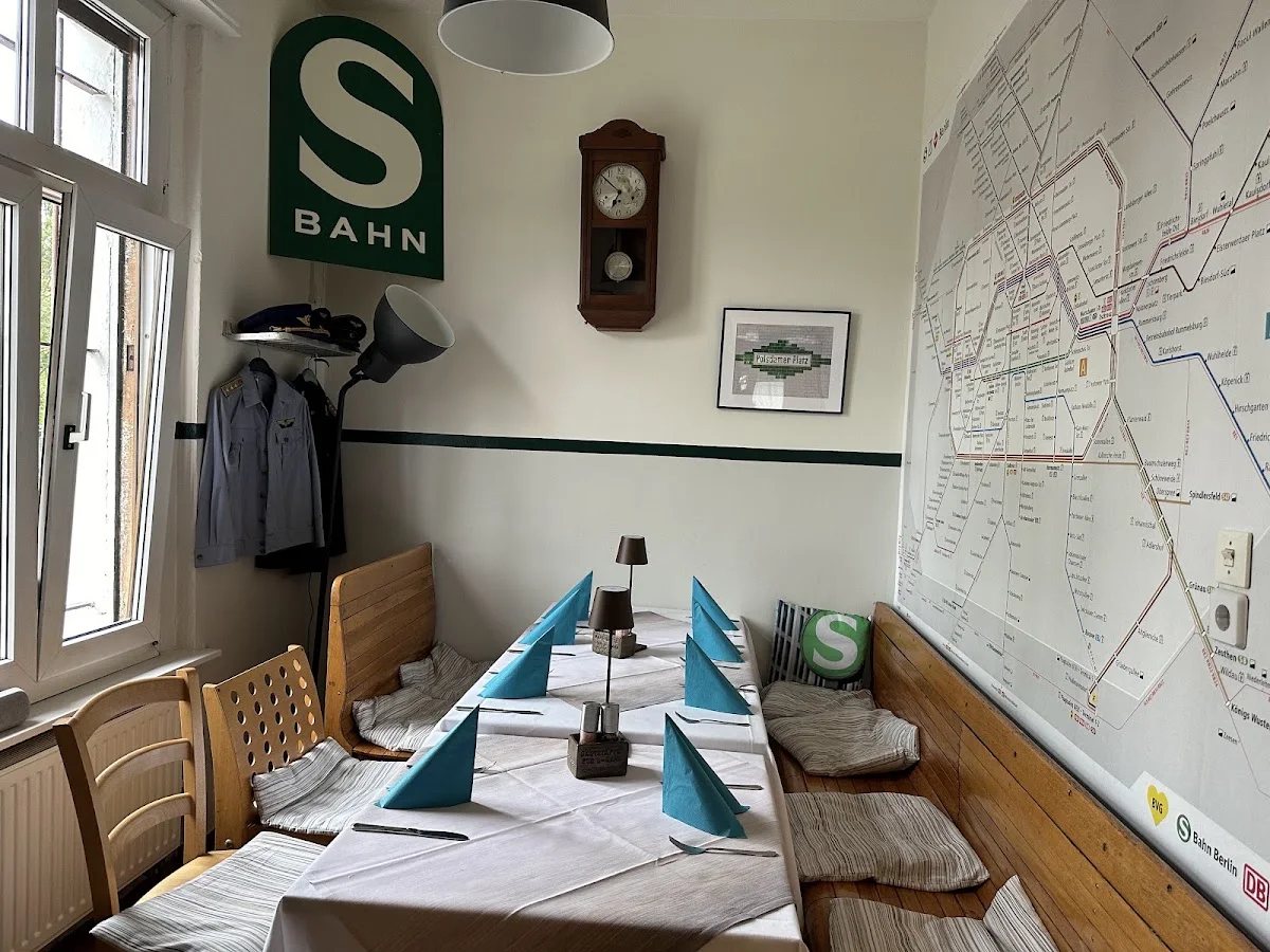 Restaurant „Zur S-Bahn“ – Atmosphäre in Berlin