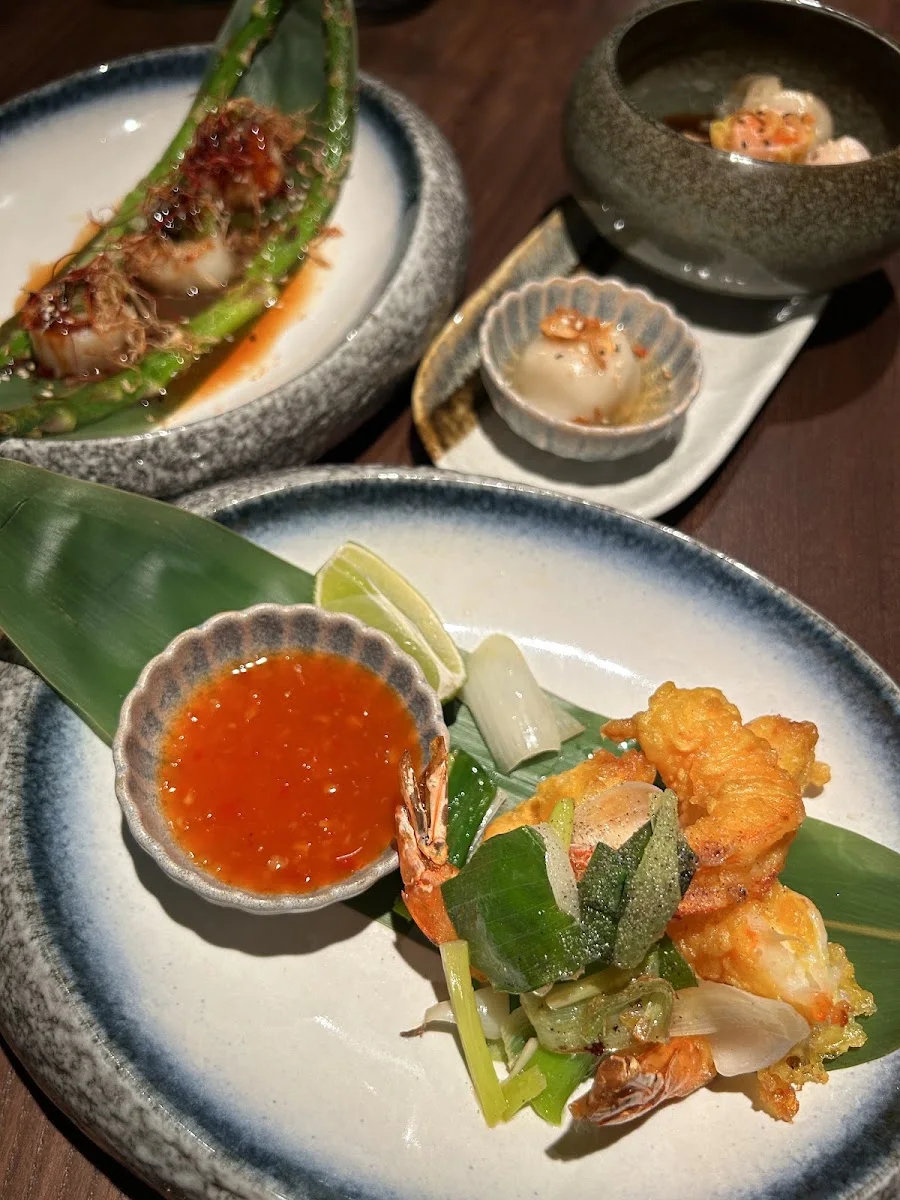 May Restaurant – Essen und Trinken in München, Bayern