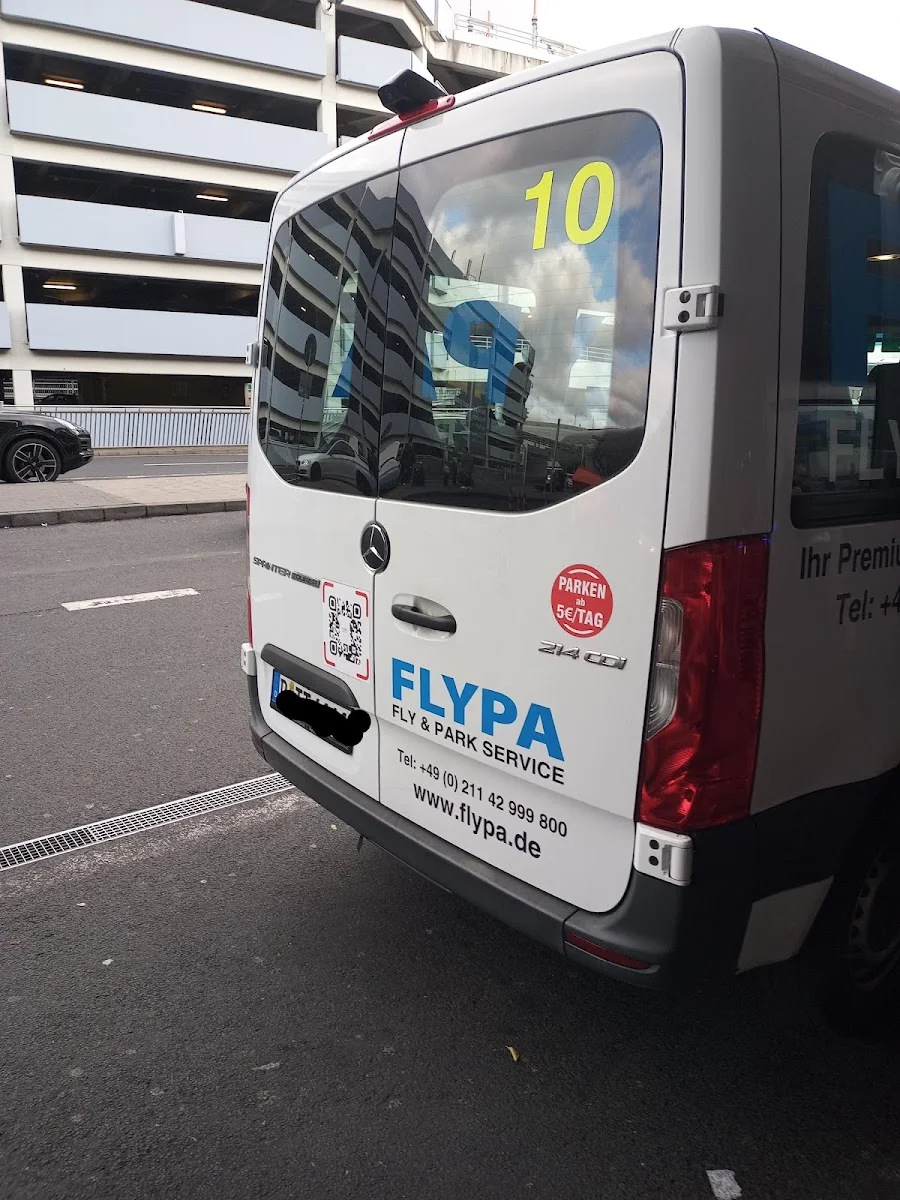 FLYPA - Parken Flughafen Düsseldorf – Besucherfoto von Esteban Gonzolas in Düsseldorf, Nordrhein-Westfalen