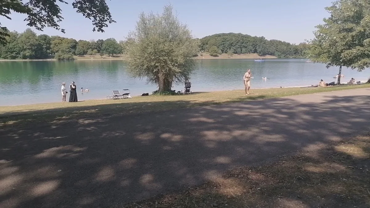 Erholungsgebiet Karlsfelder See – Sehenswürdigkeit in Karlsfeld, Bayern