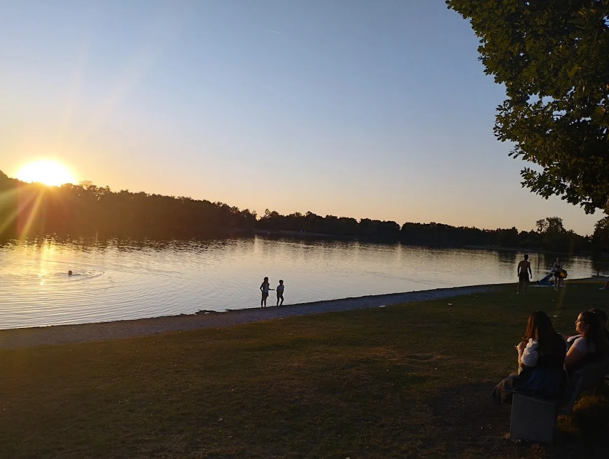 Erholungsgebiet Karlsfelder See – Sonnenuntergang in Karlsfeld, Bayern