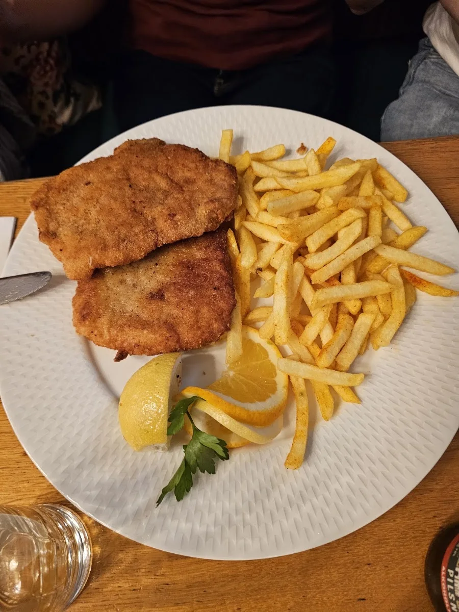 Hoepfner Burghof | Restaurant | Brauereiausschank | Eventlocation | Catering - deutsche gutbürgerliche Küche – Schnitzel in Karlsruhe, Baden-Württemberg