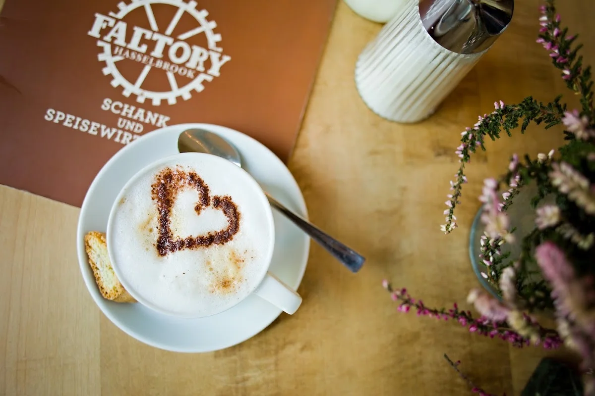 Factory Hasselbrook – Cappuccino in Hamburg