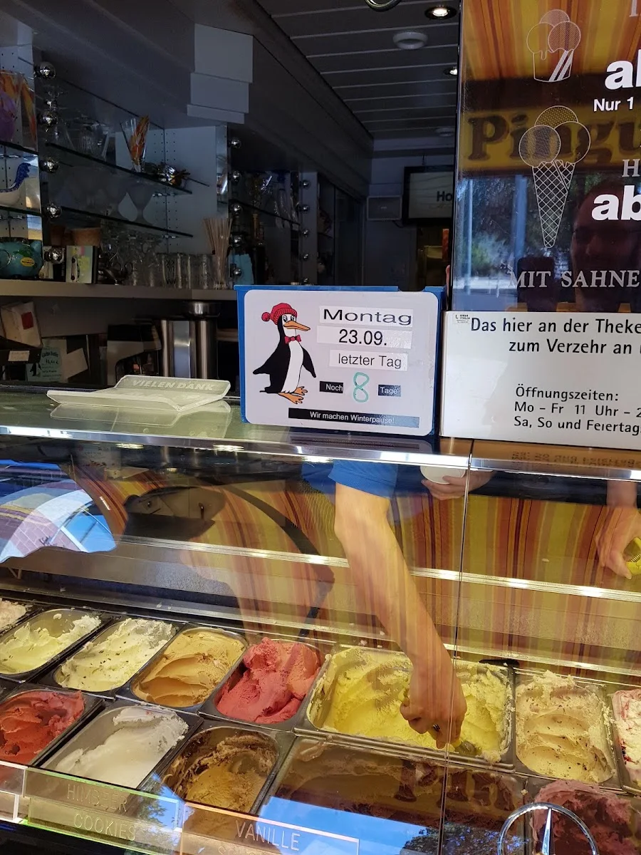 Eis-Bistro Pinguin – Atmosphäre in Stuttgart, Baden-Württemberg