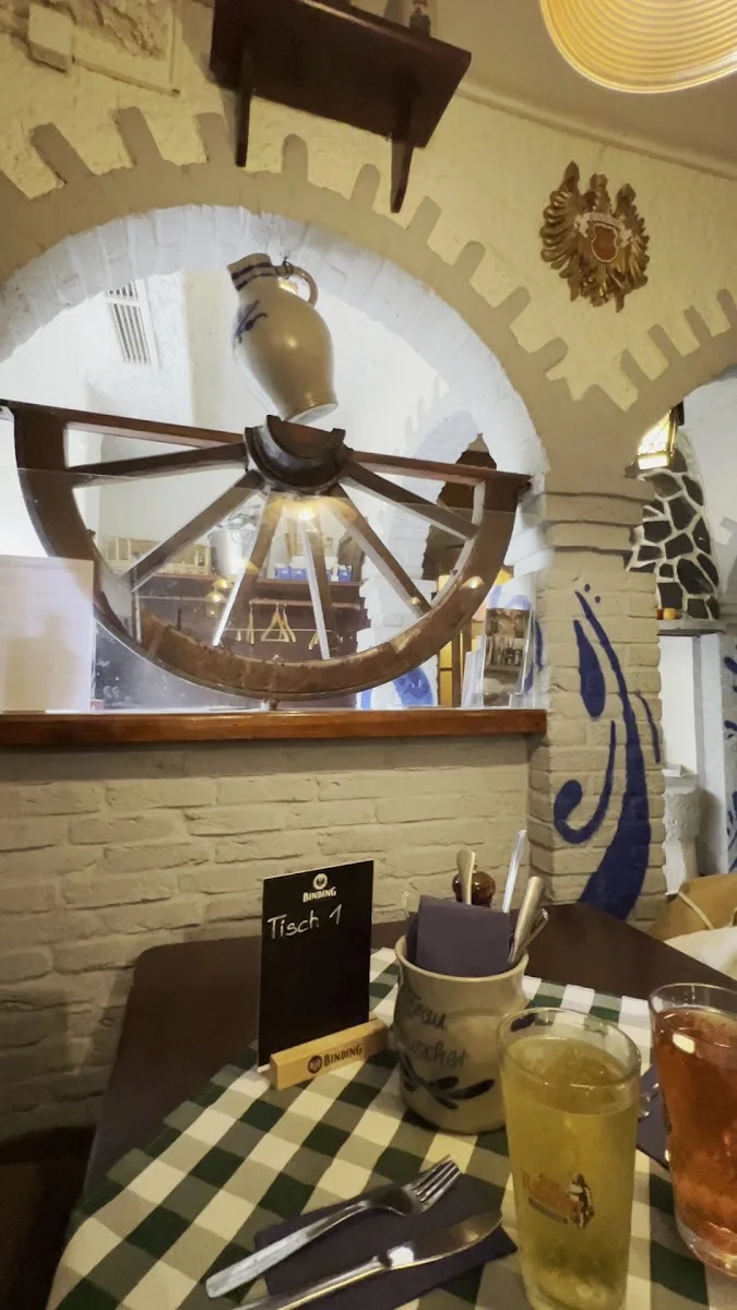 Apfelweinwirtschaft Frau Rauscher – Deutsches Restaurant in Frankfurt am Main, Hessen