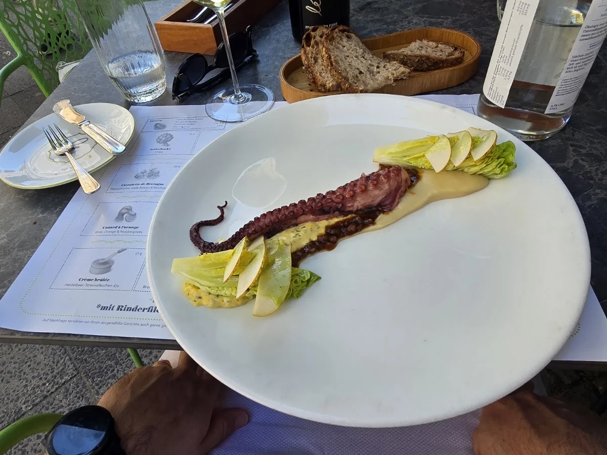 Brasserie Colette Tim Raue – Pulpo in Berlin