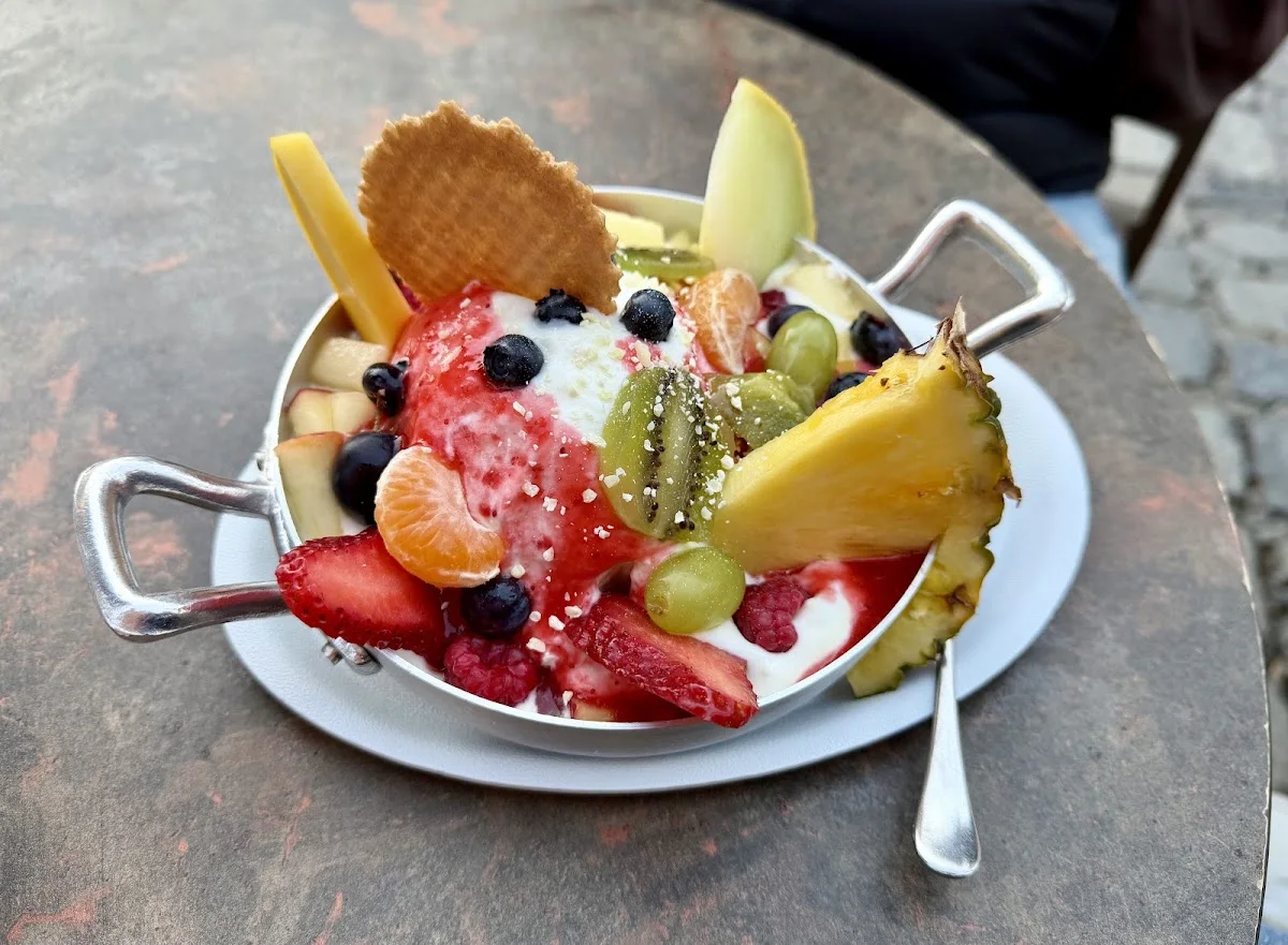 Eiscafé De Rocco – Obstsalat in Schwabach, Bayern