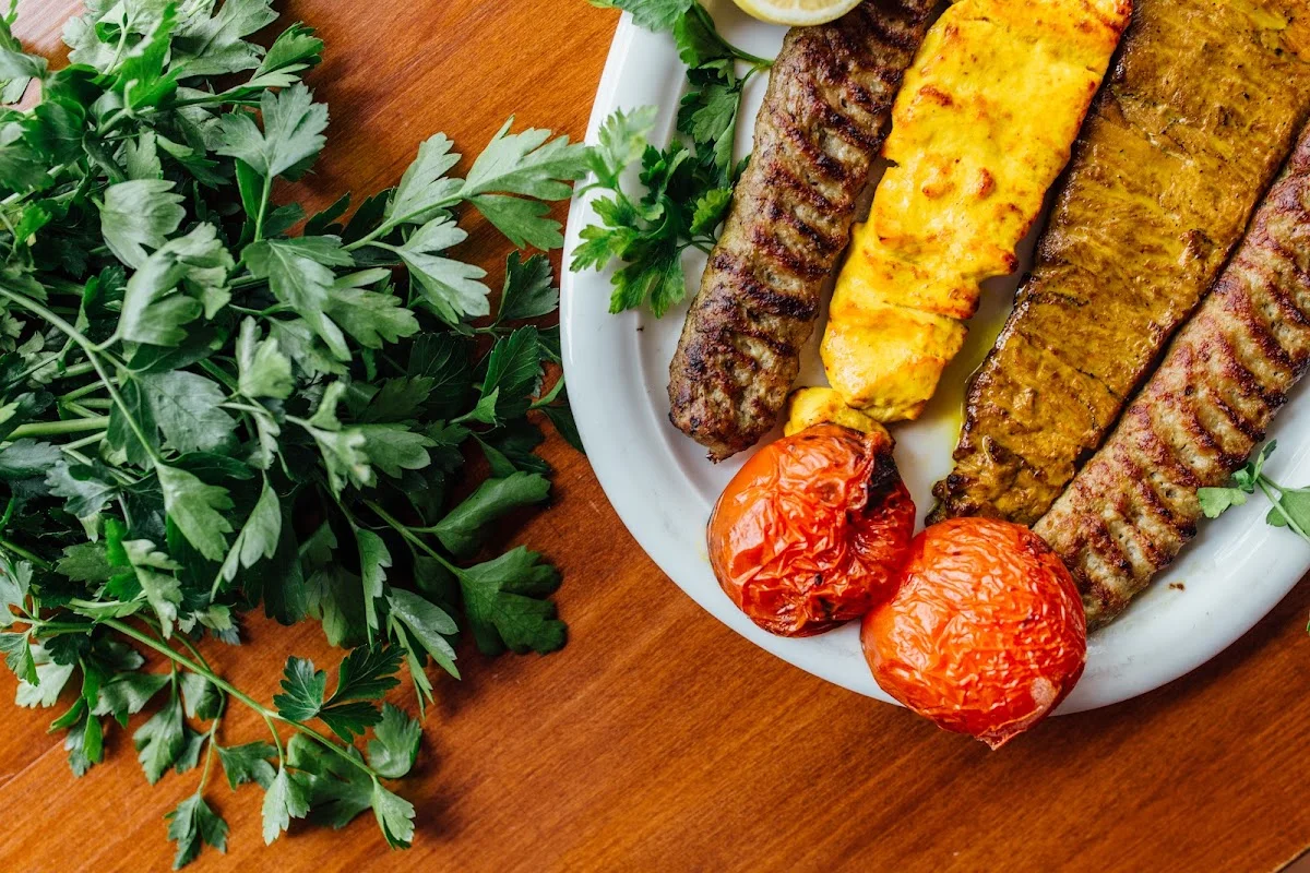 Qasr Restaurant – Essen und Trinken in Hamburg