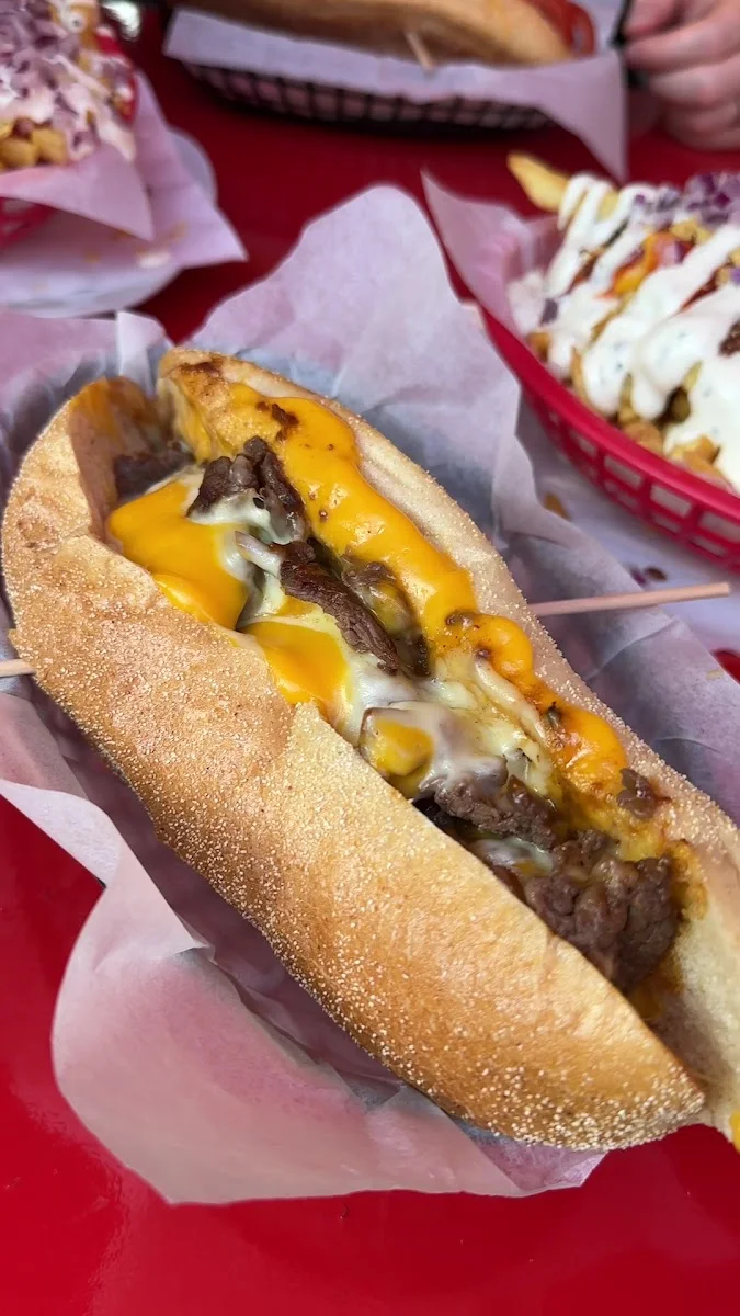 Dieter Sanchez - Home of Philly Cheesesteak - TANKBIER I BURGER I PULLED PORK – Fast-Food-Restaurant in Hamburg