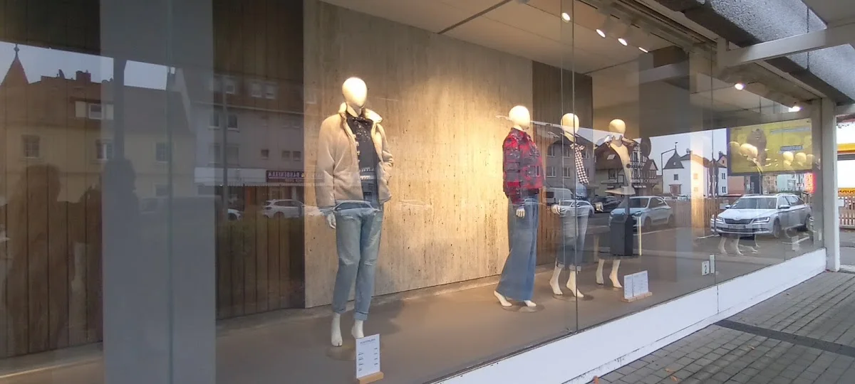 Modehaus Käferlein GmbH – Besucherfoto: Isabella Staudenmaier in Nürnberg, Bayern