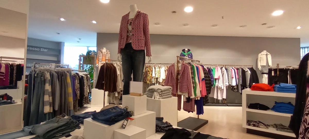 Modehaus Käferlein GmbH – Besucherfoto: Isabella Staudenmaier in Nürnberg, Bayern